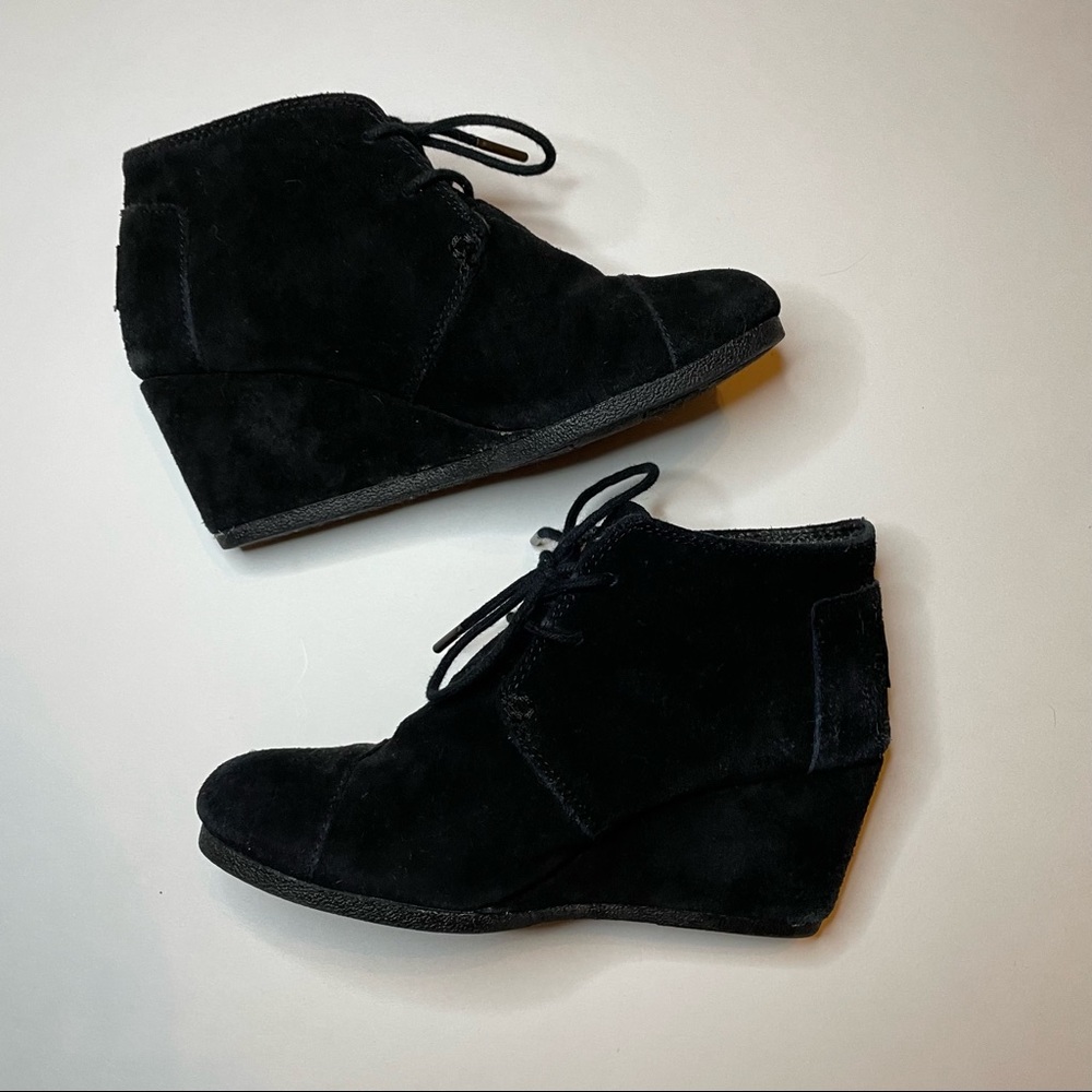 Black Tom Wedges